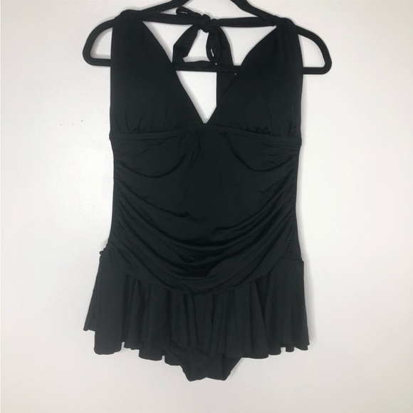 CHAPS Women’s Size 6 Skirted Swimsuit One-Piece Black Ruched Tummy Slimming - Picture 1 of 9